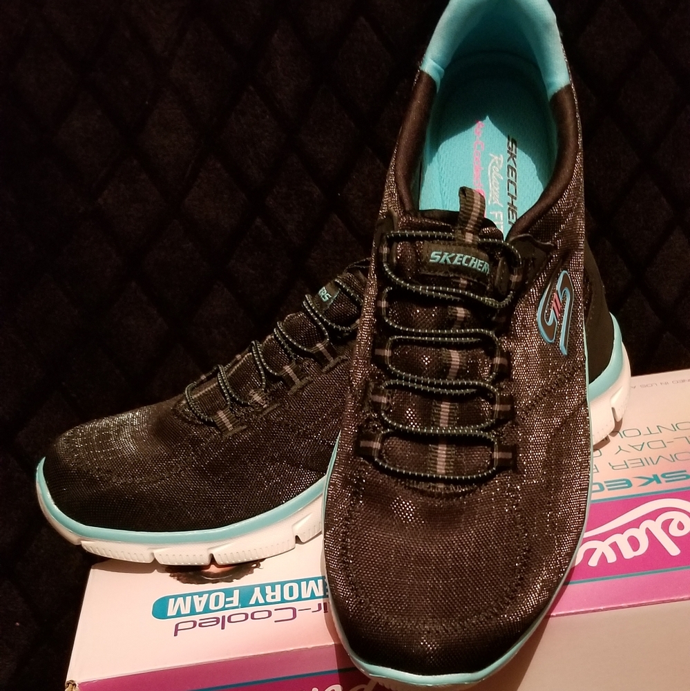 Sketchers sneakers